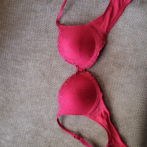 Bra - Picture 1 of 3